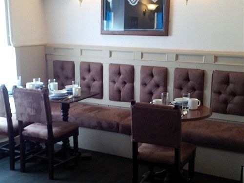 The Crown And Cushion Hotel Уиндзор Екстериор снимка