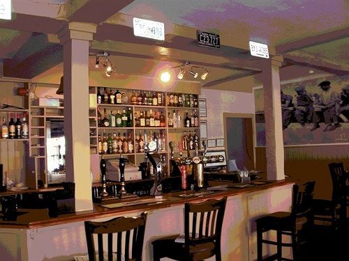 The Crown And Cushion Hotel Уиндзор Екстериор снимка